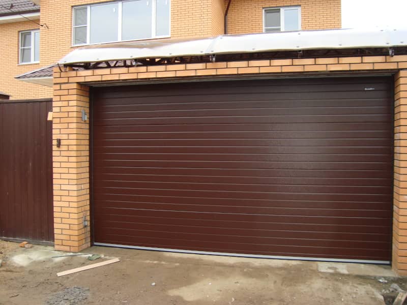 Секционные ворота DoorHan в Екатеринбурге с установкой