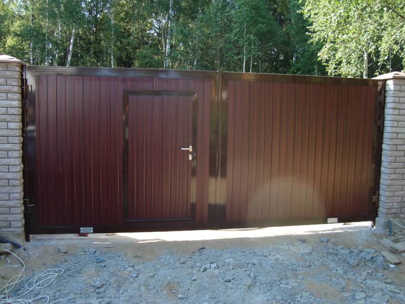 Уличные ворота DoorHan в Екатеринбурге с установкой