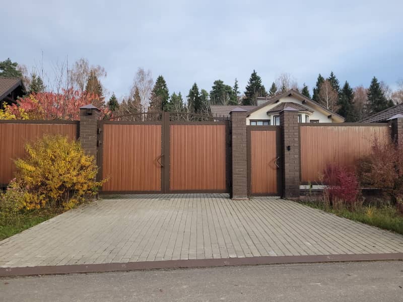 Уличные ворота DoorHan в Екатеринбурге с установкой
